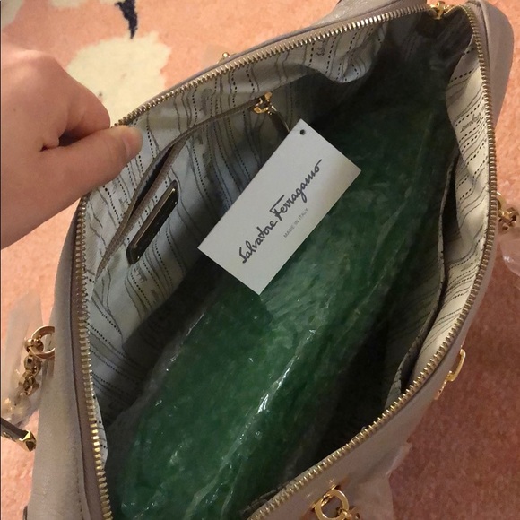 Salvatore Ferragamo Fanya Bag Tote - Picture 3 of 7